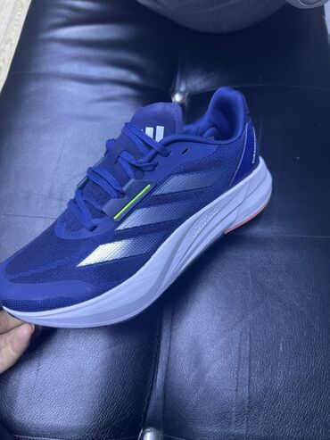 женские спортивные костюмы в бишкеке: Эркектердин кроссовкасы, 42, Adidas Originals, Жаңы, түсү - Көк, Акысыз жеткирүү