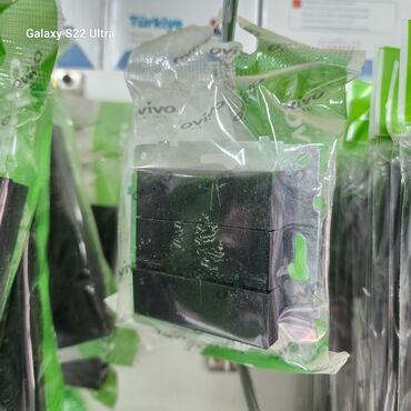 чехол для документов: Губка для очистки экрана смартфона эффективно удаляет пыль и отпечатки