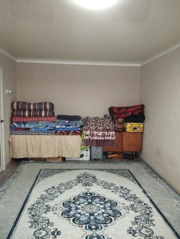 продажа квартир трёх комнатную аламидин 1: 1 комната, 33 м², 103 серия, 2 этаж