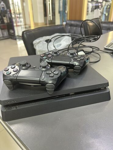 playstation 2 slim: PlayStation4