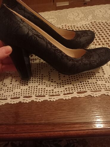 Personal Items: Pumps, 37