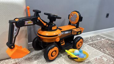 детская педальная машинка: Детский электрокар, Новый