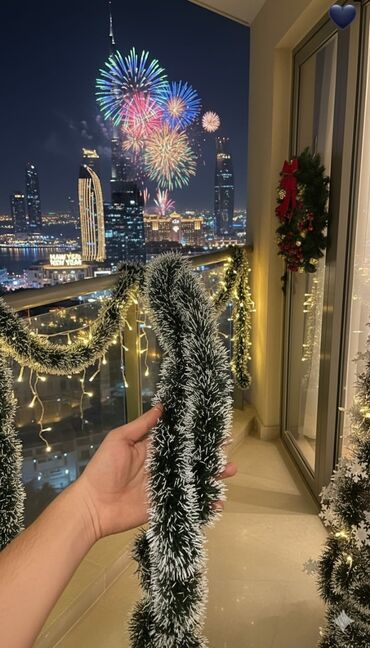 Yeni il ağacları: LED işıqlı Yeni il ağacı – payetli bəzəklərlə - Realistik iynəyarpaq — 44