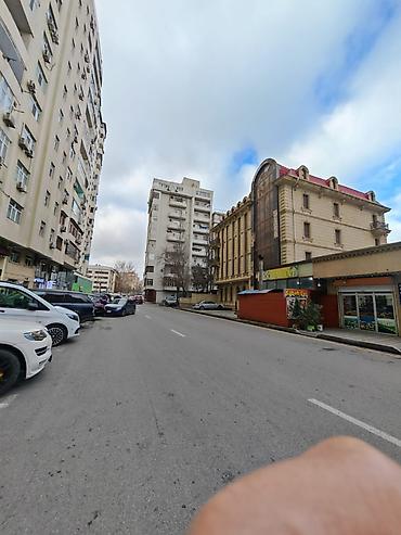 Kommersiya daşınmaz əmlakı: 1157 kv
3 sot mülkiyyət
40.41176463427996, 49.84356569475016 — 2
