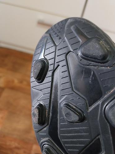 Kopačke: Fudbalske kopačke Adidas – crne sa crvenim prugama - Model sa — 9