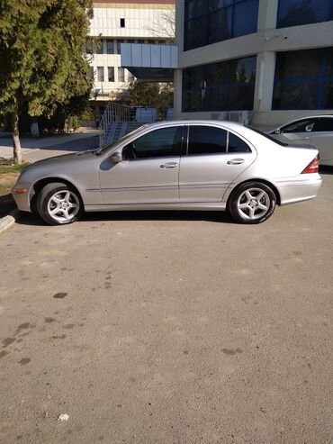 Mercedes-Benz: Mercedes-Benz 240: 2.4 l | 2005 il Sedan — 9