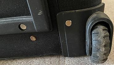 Чемоданы: Продам чемодан (выдвижная ручка не фиксируется) — 12