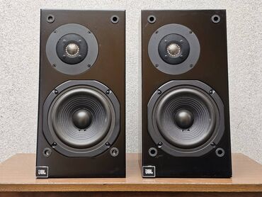 Zvučnici i stereo sistemi: JBL dvosistemske bookshelf zvučne kutije - Brend i model: JBL — 1