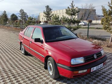 Volkswagen: Volkswagen Vento: 1993 г., 1.8 л, Механика, Бензин