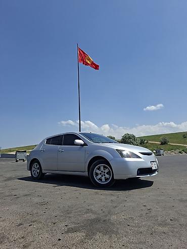 Toyota WiLL: 2003 г., 1.8 л, Автомат, Бензин, Хэтчбэк