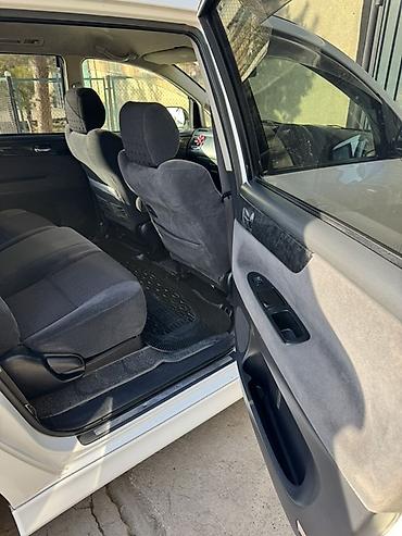 Toyota: Toyota Ipsum: 2004 г., 2.4 л, Автомат, Газ, Минивэн — 11