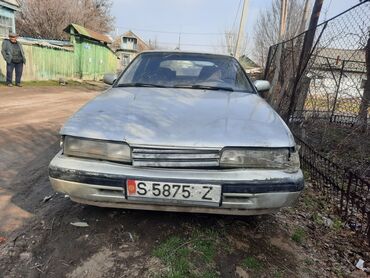 не находу авто: Mazda 626: 1988 г., 2 л, Механика, Бензин, Хэтчбэк