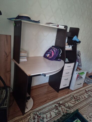 длинный письменный стол: Письменный стол, Б/у