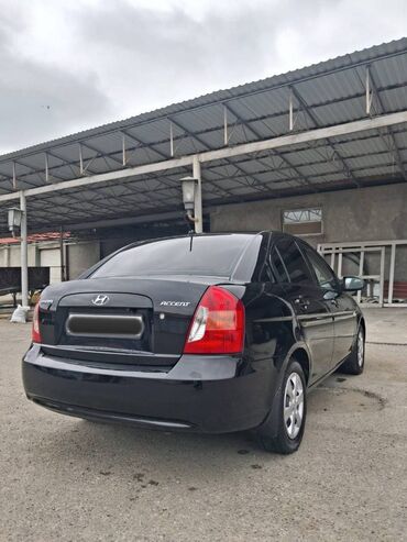 Hyundai: Hyundai Accent: 1.4 l | 2008 il Sedan — 4