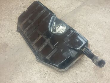 Auto delovi: Rezervoar Lada 21214i Niva 1.7i br.2. Polovno, ocuvano. Skinuto sa — 5