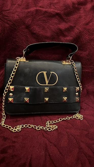 fendi cantalar: Qara çiyin/əl çantası – zəncirli - Rəng: qara, qızılı detallarla - — 1