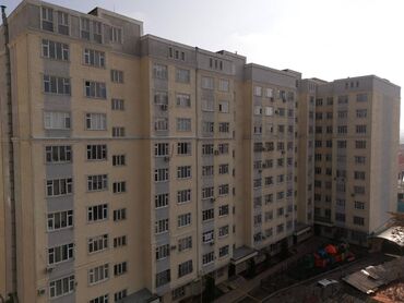 продаю 2х команатную квартиру в 7 мкр: 2 комнаты, 77 м², Элитка, 7 этаж, ПСО (под самоотделку)