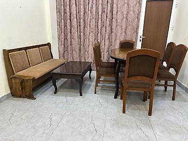 Masa dəsti və divan jurnalni hamısı birlikdə 200₼. Bazalıdır. Ünvan