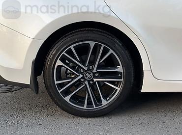 x5 bmb: Toyota Camry: 2025 г., 2.5 л, Вариатор, Гибрид, Седан — 3