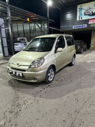 Toyota: Toyota Funcargo: 2000 г., 1.3 л, Автомат, Бензин, Фургон