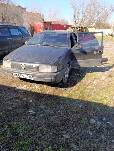 Volkswagen: Volkswagen Passat: 1989 г., 1.8 л, Механика, Газ, Седан