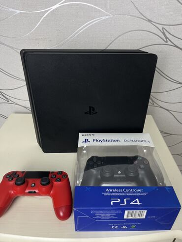 PS4 (Sony PlayStation 4): Продаю PlayStation 4 Slim (500 ГБ) с 50 играми и 2 геймпадами