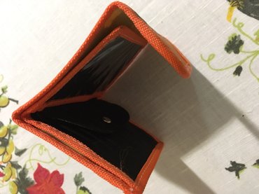 kais za kaput: Manji novčanik od platna, sa čičkom. Idealan za male tašne ili za