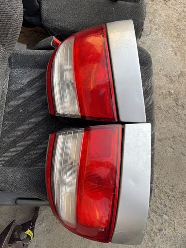 богажник пассат: Задние фонари (левый и правый) для автомобиля. - Комплект: 2 шт.
