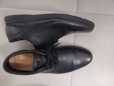 Мужская обувь: Ботинки clarks, кожа, оригинальные, служить будут долго! Покупал за at lalafo.kg Мужская обувь: Ботинки clarks, кожа, оригинальные, служить будут долго! Покупал за