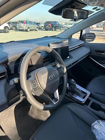sequoia 2010: Toyota Corolla: 2026 г., 1.8 л, Гибрид, Седан — 6