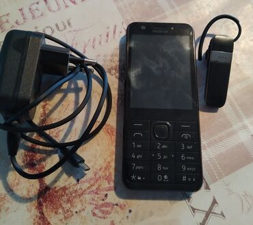 nokia 7390: Nokia C5-06, 2 GB, bоја - Crna, Sa tastaturom