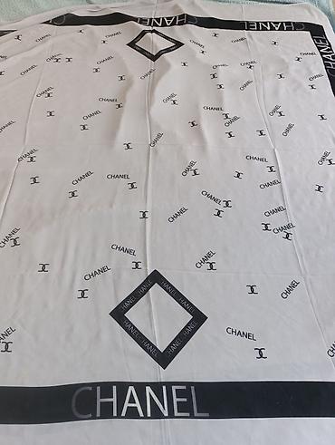 Шарфы, палантины: Шелковый платок с узором. Отличается изысканным дизайном с — 7