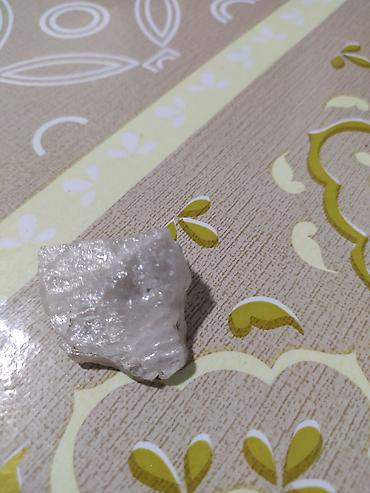 zimpara: Təbii mineral və daş nümunələri dəsti Tərkib: - Qırmızı rəngli, tünd — 2