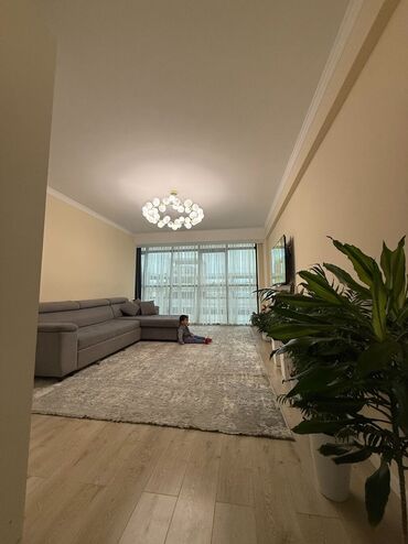 2 комнатная квартира в бишкеке купить: 3 комнаты, 100 м², Евроремонт