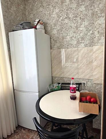bag evlerinde: Memar ecemi metrosuna 5 dg mesafede. İlk ödəniş 200 olacaq. Növbəti — 5