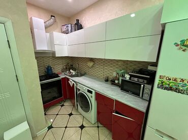 Kreslolar: ((2426))*Asya* Mətbəx mebili ölçü 5 metr. Üstunde qaz moyka verilir