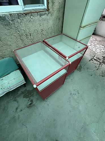 Торговое оборудование: Торговые витрины-островки (2 шт.) 1000сом за 2шт - Формат: напольные — 3