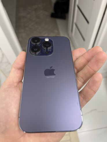 Apple iPhone: IPhone 14 Pro, Б/у, 256 ГБ, Deep Purple, Зарядное устройство, Чехол, Коробка, 90 %