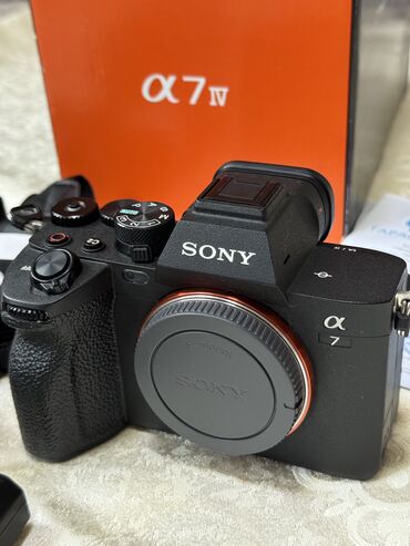видеокамера купольная: Sony A7 IV 
50mm 1.8 Sony
Срочно сатылат!