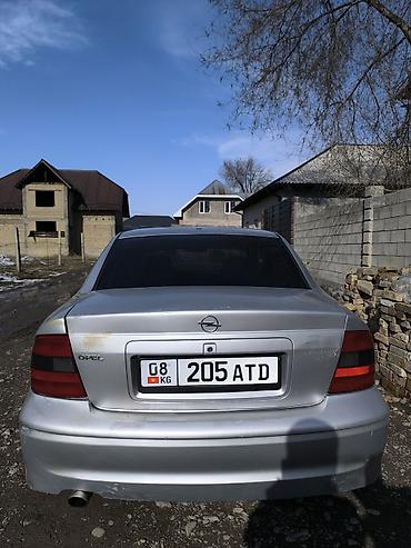 Opel: Opel Vectra: 2000 г., 1.8 л, Механика, Бензин, Седан — 8