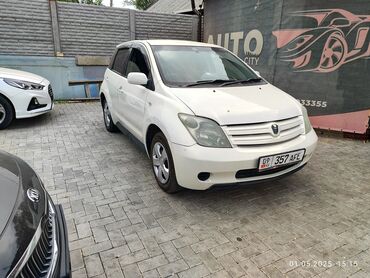 Toyota: Toyota ist: 2003 г., 1.3 л, Автомат, Бензин, Хэтчбэк