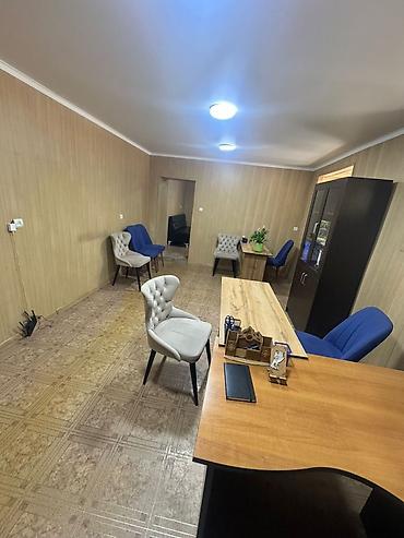офисное: Аренда офисов, 35 м², В жилом комплексе, 1 линия, С отдельным входом — 2