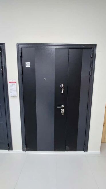 бронированая дверь: Входная металлическая дверь с расширенной створкой (двупольная