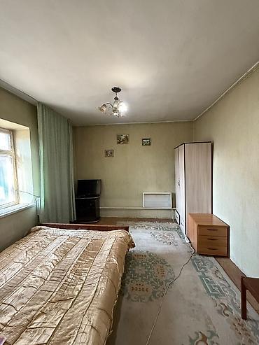 Үйлөрдү сатуу: 4 бөлмө, 72 м², 7 соток, Бишкек, Аламудун а. Менчик ээси — 6