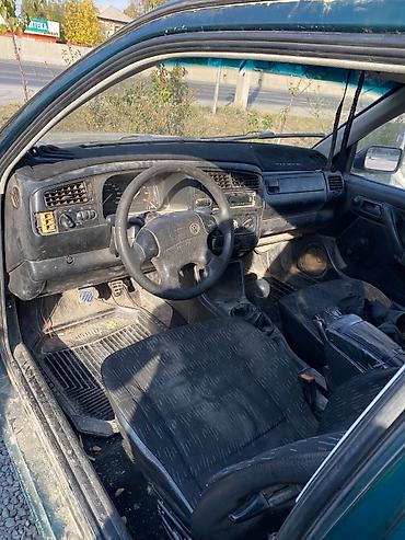 id4 pro: Volkswagen Golf: 1994 г., 1.6 л, Механика, Бензин, Хэтчбэк — 1