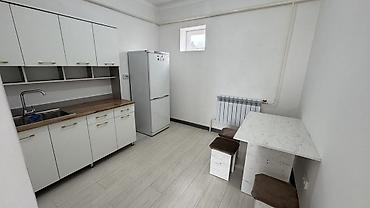 Аренда помещений свободного назначения: Сдается квартира: Планировка и характеристики: - Прихожка. - — 3