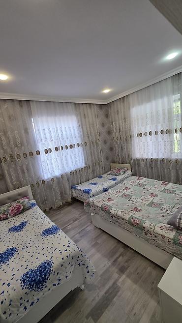 Günlük kirayə evlər: Dağ mənzərəli həyət evi – xüsusi hovuzlu - Yaşayış sahəsi: tək — 12