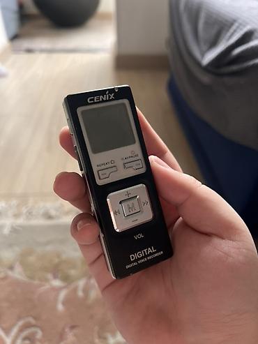 Зарядные устройства: Зарядные устройства для фотоаккумуляторов Canon и Sony. 1) Canon — 5