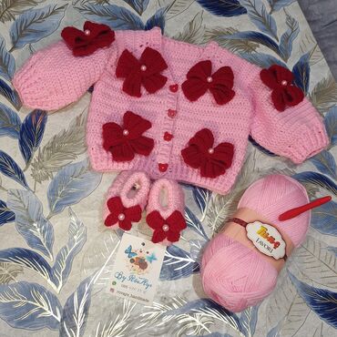 Dəstlər: Əl işi toxunma uşaq geyimləri və aksessuarları. Hər biri sifarişlə — 1