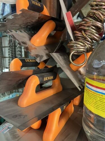 Газовые баллоны: Шпатели DEKOK с эргономичной оранжевой ручкой, удобной для захвата